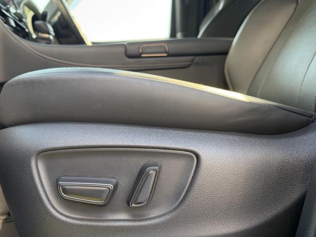 アルファードハイブリッド Ｚ　左右独立ムーンルーフ／１４型ディスプレイオーディオ／ナビ／フルセグＴＶ／パノラミックビューモニター／　両側電動スライドドア／デジタルインナーミラー／パワーバックドア／置き型充電／１９インチアルミ（44枚目）