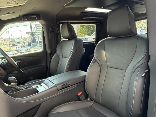 アルファードハイブリッド Ｚ　左右独立ムーンルーフ／１４型ディスプレイオーディオ／ナビ／フルセグＴＶ／パノラミックビューモニター／　両側電動スライドドア／デジタルインナーミラー／パワーバックドア／置き型充電／１９インチアルミ（46枚目）