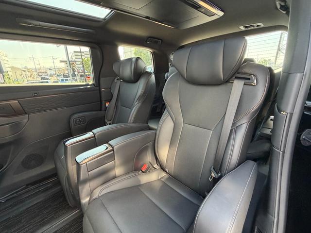 アルファードハイブリッド Ｚ　左右独立ムーンルーフ／１４型ディスプレイオーディオ／ナビ／フルセグＴＶ／パノラミックビューモニター／　両側電動スライドドア／デジタルインナーミラー／パワーバックドア／置き型充電／１９インチアルミ（53枚目）