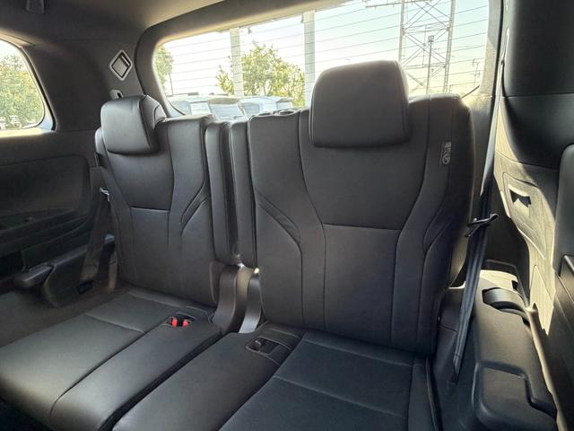 アルファードハイブリッド Ｚ　左右独立ムーンルーフ／１４型ディスプレイオーディオ／ナビ／フルセグＴＶ／パノラミックビューモニター／　両側電動スライドドア／デジタルインナーミラー／パワーバックドア／置き型充電／１９インチアルミ（56枚目）