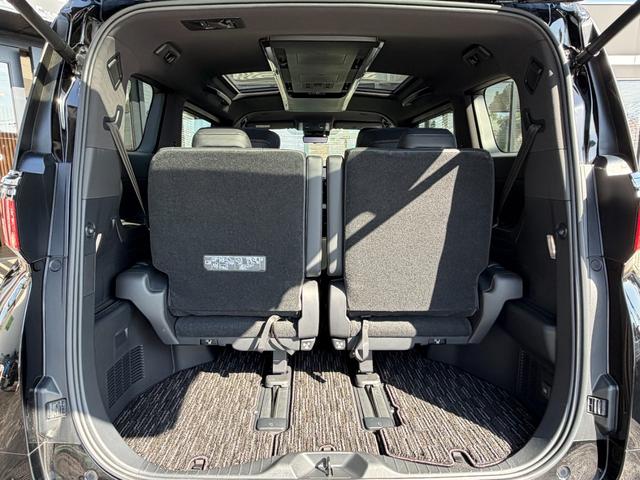 アルファードハイブリッド Ｚ　左右独立ムーンルーフ／１４型ディスプレイオーディオ／ナビ／フルセグＴＶ／パノラミックビューモニター／　両側電動スライドドア／デジタルインナーミラー／パワーバックドア／置き型充電／１９インチアルミ（57枚目）