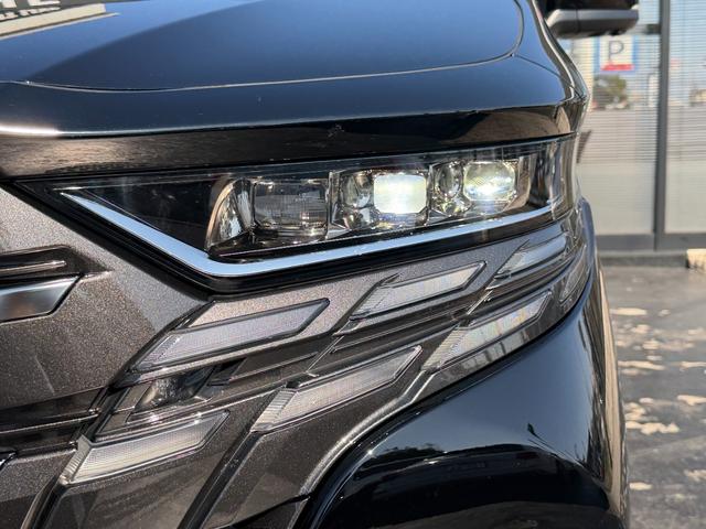 アルファードハイブリッド Ｚ　左右独立ムーンルーフ／１４型ディスプレイオーディオ／ナビ／フルセグＴＶ／パノラミックビューモニター／　両側電動スライドドア／デジタルインナーミラー／パワーバックドア／置き型充電／１９インチアルミ（61枚目）