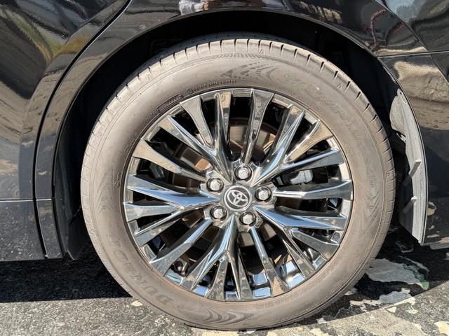 アルファードハイブリッド Ｚ　左右独立ムーンルーフ／１４型ディスプレイオーディオ／ナビ／フルセグＴＶ／パノラミックビューモニター／　両側電動スライドドア／デジタルインナーミラー／パワーバックドア／置き型充電／１９インチアルミ（63枚目）