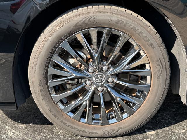 アルファードハイブリッド Ｚ　左右独立ムーンルーフ／１４型ディスプレイオーディオ／ナビ／フルセグＴＶ／パノラミックビューモニター／　両側電動スライドドア／デジタルインナーミラー／パワーバックドア／置き型充電／１９インチアルミ（65枚目）