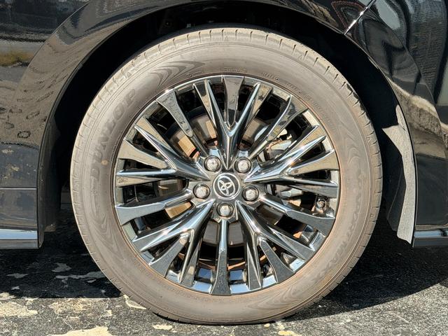 アルファードハイブリッド Ｚ　左右独立ムーンルーフ／１４型ディスプレイオーディオ／ナビ／フルセグＴＶ／パノラミックビューモニター／　両側電動スライドドア／デジタルインナーミラー／パワーバックドア／置き型充電／１９インチアルミ（66枚目）