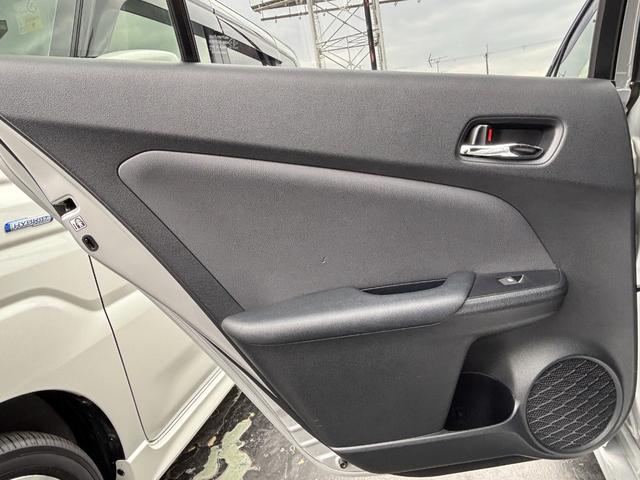 プリウス E 社外ナビ(ワンセグTV)/バックカメラ/ETC/Bluetooth/スマートキー2本/(37枚目)