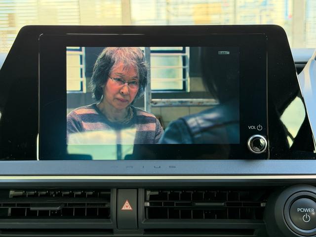 プリウス Ｘ　純正８インチディスプレイオーディオ／ナビ／フルセグＴＶ／バックカメラ／衝突軽減装置／レーダークルーズ／クリアランスソナー／レーンキープ／ＢＳＭ／ＬＥＤヘッドライト／ＥＴＣ２．０／ＡＣ１００Ｖ／（11枚目）