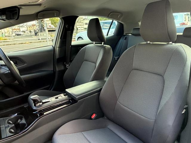 プリウス Ｘ　純正８インチディスプレイオーディオ／ナビ／フルセグＴＶ／バックカメラ／衝突軽減装置／レーダークルーズ／クリアランスソナー／レーンキープ／ＢＳＭ／ＬＥＤヘッドライト／ＥＴＣ２．０／ＡＣ１００Ｖ／（28枚目）