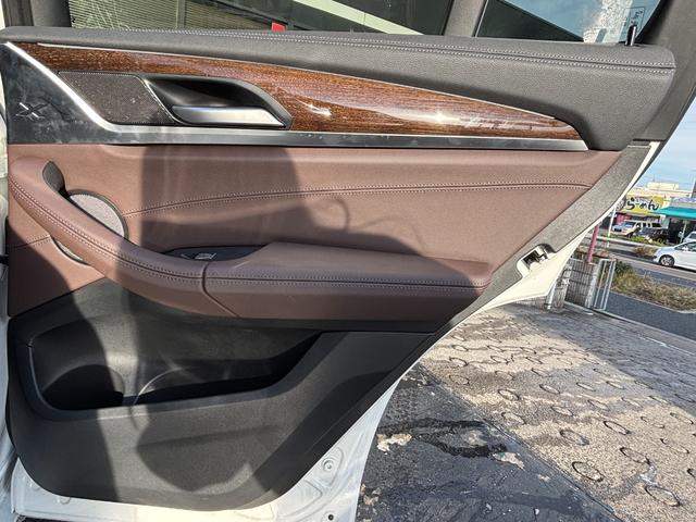 Ｘ３ ｘＤｒｉｖｅ　２０ｄ　Ｍスポーツ　サンルーフ／サウンドパッケージ／ハーマンカードンサラウンドサウンドシステム／ステアリングヒーター／オプション２０インチアルミ／メーカーナビ／ＴＶ／３６０度カメラ／ワイヤレス充電／ブラウンレザー／（55枚目）