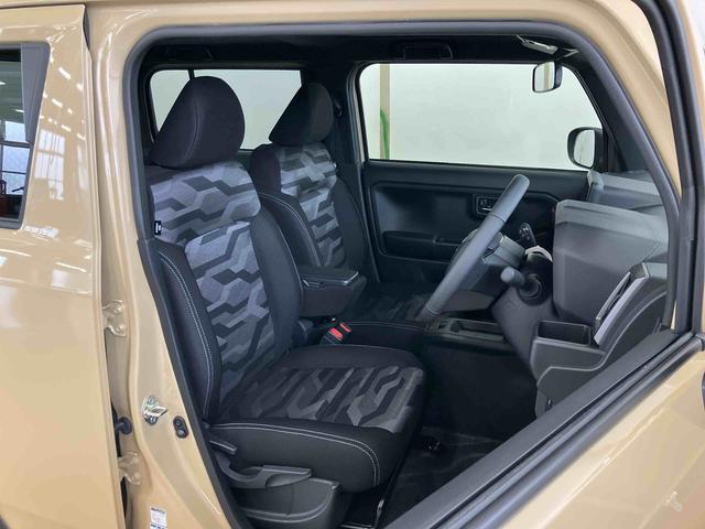 タフト G ダーククロムベンチャー スマートアシスト付き シートヒーター スカイフィールトップ 電動パーキングブレーキ コーナーセンサー オートライト・ハイビーム LEDヘッドランプ キーフリー アルミホイール(7枚目)