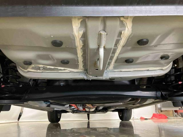 ロッキー Ｘ　ＨＥＶ　スマートアシスト付き　ハイブリット車　オートライト・ハイビーム　電動パーキングブレーキ　キーフリーシステム　シートヒーター　衝突回避支援ブレーキ　誤発進抑制制御機能（6枚目）