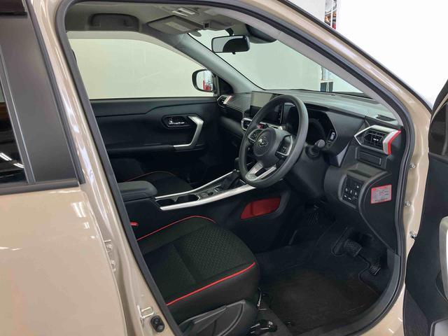 ロッキー Ｘ　ＨＥＶ　スマートアシスト付き　ハイブリット車　オートライト・ハイビーム　電動パーキングブレーキ　キーフリーシステム　シートヒーター　衝突回避支援ブレーキ　誤発進抑制制御機能（8枚目）