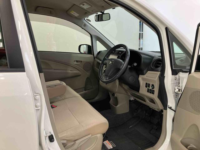 ムーヴ Ｘ　ナビゲーションシステム付き　フルタイム４ＷＤ　オートライト　キーフリーシステム　フォグランプ　オートエアコン　アルミホイール　アイドリングストップ　プッシュボタンスタート（8枚目）