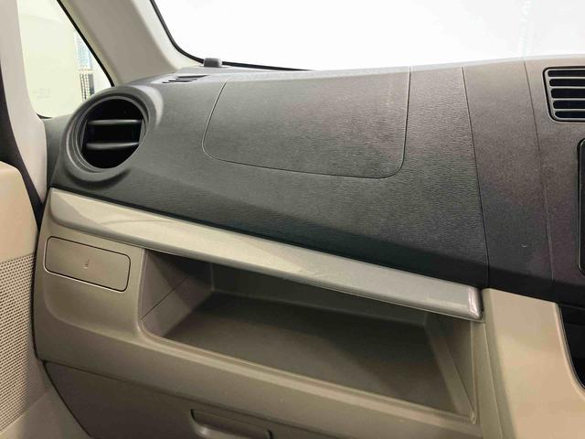 ムーヴ Ｘ　ナビゲーションシステム付き　フルタイム４ＷＤ　オートライト　キーフリーシステム　フォグランプ　オートエアコン　アルミホイール　アイドリングストップ　プッシュボタンスタート（9枚目）