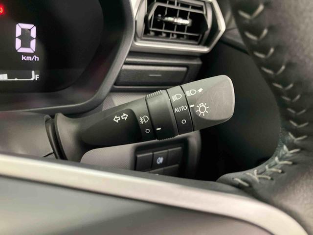 ロッキー プレミアムＧ　ＨＥＶ　スマートアシスト付き　ＨＥＶ車　パノラマカメラ付き　コーナーセンサー　キーフリーシステム　オートライト・ハイビーム　ステアリングスイッチ　アダプティブクルーズコントロール　シートヒーター（17枚目）