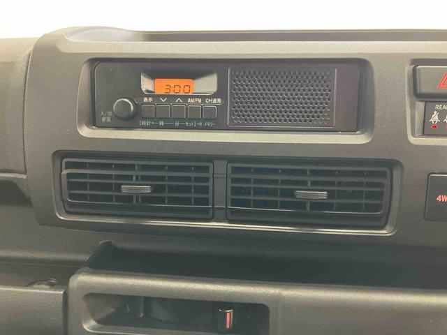 ハイゼットカーゴ ＤＸ　スマートアシスト付き　パートタイム４ＷＤ　ラジオ付き　衝突回避支援ブレーキ　誤発進抑制制御機能　オートライト・ハイビーム　パワーウィンドウ　両側スライドドア（10枚目）