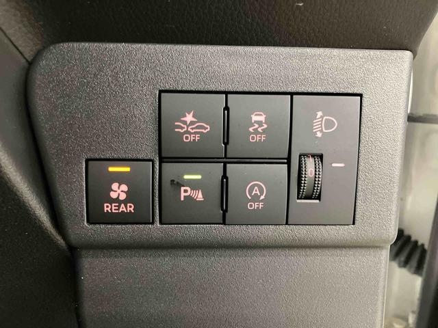 ハイゼットカーゴ ＤＸ　スマートアシスト付き　パートタイム４ＷＤ　ラジオ付き　衝突回避支援ブレーキ　誤発進抑制制御機能　オートライト・ハイビーム　パワーウィンドウ　両側スライドドア（12枚目）