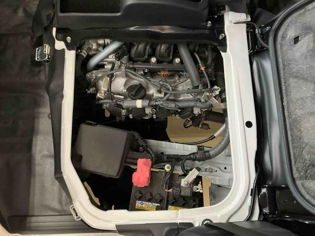 ハイゼットカーゴ ＤＸ　スマートアシスト付き　パートタイム４ＷＤ　ラジオ付き　衝突回避支援ブレーキ　誤発進抑制制御機能　オートライト・ハイビーム　パワーウィンドウ　両側スライドドア（17枚目）
