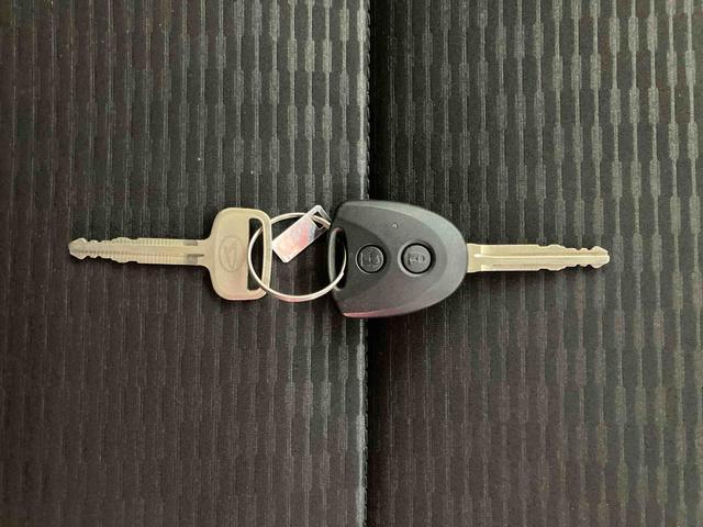 ハイゼットカーゴ ＤＸ　スマートアシスト付き　パートタイム４ＷＤ　ラジオ付き　衝突回避支援ブレーキ　誤発進抑制制御機能　オートライト・ハイビーム　パワーウィンドウ　両側スライドドア（29枚目）