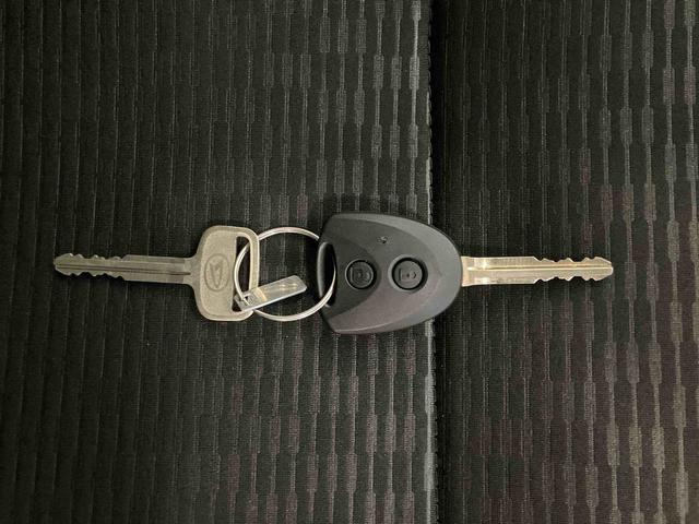 ハイゼットカーゴ ＤＸ　スマートアシスト付き　パートタイム４ＷＤ　ラジオ付き　衝突回避支援ブレーキ　誤発進抑制制御機能　オートライト・ハイビーム　パワーウィンドウ　両側スライドドア（29枚目）