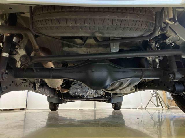 サンバーバン トランスポータースマートアシスト　ラジオ付き　両側スライドドア　キーレスエントリー　パートタイム４ＷＤ　スペアタイヤ付き　後席フルフラットシート　オートハイビーム　衝突回避支援ブレーキ　アイドリングストップ（6枚目）