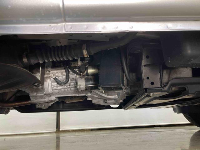 サンバーバン トランスポータースマートアシスト　ラジオ付き　両側スライドドア　キーレスエントリー　パートタイム４ＷＤ　スペアタイヤ付き　後席フルフラットシート　オートハイビーム　衝突回避支援ブレーキ　アイドリングストップ（23枚目）
