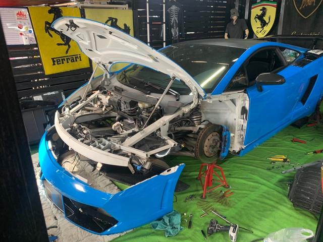 ＬＰ５６０－４　国内１台ガルウィング・ストロボ２０発・全周アンダーブルーネオン付・マフラーイノテック可変式ステンレス製・フルラッピング水色＆ホログラム＆カーボン＆ピアノブラック・１９インチ外品ホイール(36枚目)