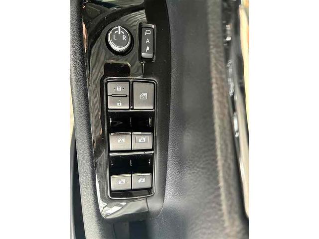アルファード ２．５Ｓ　Ａパッケージ　ユーザー買取★ナビ（ＮＳＺＴ－Ｗ６８Ｔ）★クルコン★外品デジタルインナーミラー★ディーラーＯＰナビ★Ｒカメラ★両側パワースライドドア★フォグランプ★衝突軽減システム★レーダークルーズ★レーンキーピング（33枚目）