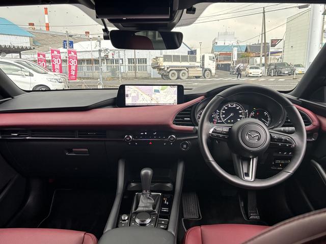 MAZDA3ファストバック 20S ツーリング ユーザー買取 バーガンディレザーパッケージ 全周囲モニター バックカメラ HUD BSM ワイヤレス充電 LEDヘッドライト シートヒーター パドルシフト レーダークルーズ ETC スペアスマートキー(8枚目)
