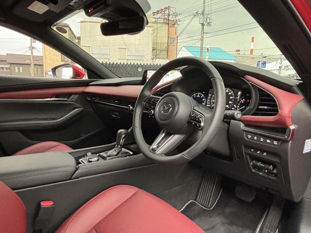 MAZDA3ファストバック 20S ツーリング ユーザー買取 バーガンディレザーパッケージ 全周囲モニター バックカメラ HUD BSM ワイヤレス充電 LEDヘッドライト シートヒーター パドルシフト レーダークルーズ ETC スペアスマートキー(21枚目)
