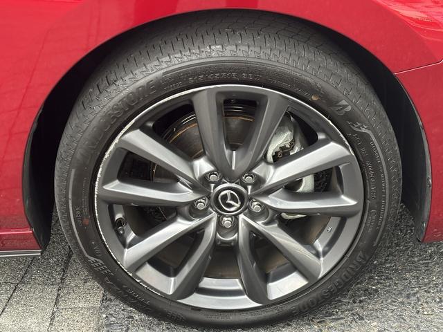 MAZDA3ファストバック 20S ツーリング ユーザー買取 バーガンディレザーパッケージ 全周囲モニター バックカメラ HUD BSM ワイヤレス充電 LEDヘッドライト シートヒーター パドルシフト レーダークルーズ ETC スペアスマートキー(54枚目)