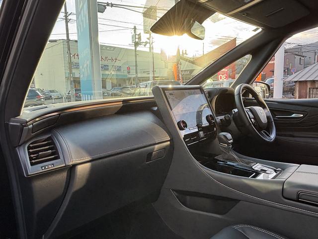 アルファード Ｚ　ユーザー買取　モデリスタエアロ（Ｆ・Ｓ・Ｒ）　ユニバーサルステップ　　トヨタチームメイト　デジタルインナーミラー　１３．２型後席ディスプレイ　ＨＵＤ　全周囲モニター　左右独立ムーンルーフ（29枚目）