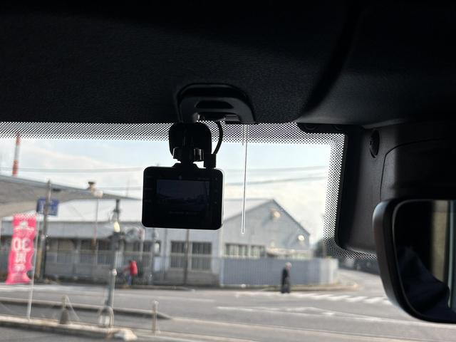 ジープ・グラディエーター ルビコン　メーカーオプションナビ・Ｆカメラ・Ｒカメラ・衝突軽減システム・レーンキーピング・レーダークルーズ・シートヒーター・禁煙車・ワンオーナー・電格ミラー・ウインカーミラー・（26枚目）