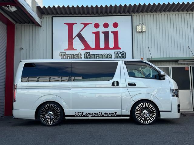 ハイエースバン スーパーGL☆ライトカスタム☆Fリップ☆悪顔ボンネット☆ヘッドライトインナーキャンディペイント☆ローダウン☆20インチアルミ☆フルLEDテール☆ベットキット☆ナビフルセグTV☆ETC☆バックカメラ(14枚目)