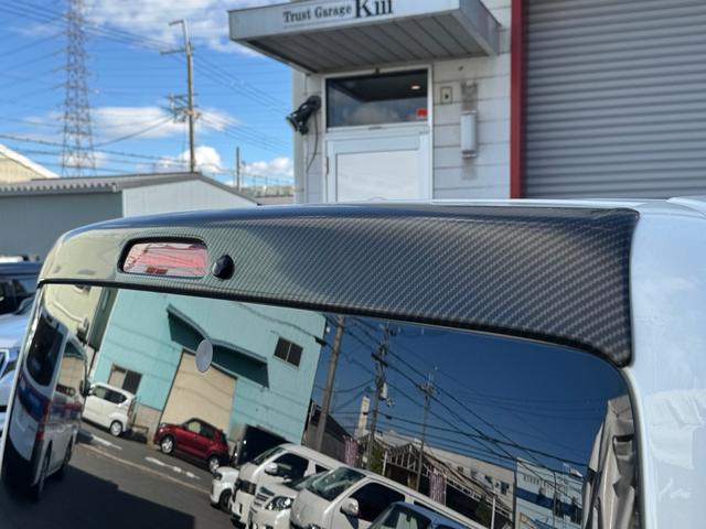 ハイエースバン スーパーGL☆ライトカスタム☆Fリップ☆悪顔ボンネット☆ヘッドライトインナーキャンディペイント☆ローダウン☆20インチアルミ☆フルLEDテール☆ベットキット☆ナビフルセグTV☆ETC☆バックカメラ(28枚目)