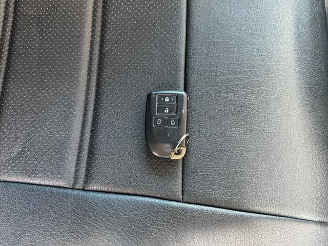 ハイエースバン スーパーGL☆ライトカスタム☆Fリップ☆悪顔ボンネット☆ヘッドライトインナーキャンディペイント☆ローダウン☆20インチアルミ☆フルLEDテール☆ベットキット☆ナビフルセグTV☆ETC☆バックカメラ(71枚目)