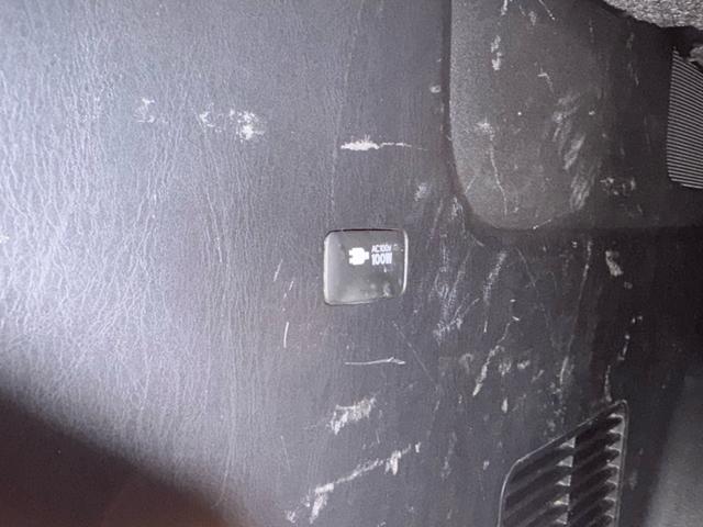 ハイエースバン スーパーGL☆ライトカスタム☆Fリップ☆悪顔ボンネット☆ヘッドライトインナーキャンディペイント☆ローダウン☆20インチアルミ☆フルLEDテール☆ベットキット☆ナビフルセグTV☆ETC☆バックカメラ(72枚目)