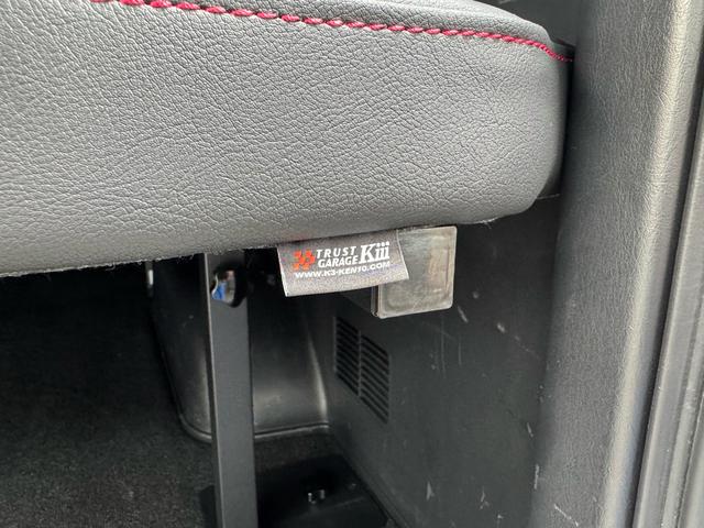 ハイエースバン スーパーGL ダークプライムII TRDフロントバンパーガード☆サイドステップ☆リアスポイラー☆マッドフラップ☆K3オリジナル16インチアルミ☆悪顔ボンネット☆ワイパーガード☆ナビTV・FDモニター☆360°カメラ☆ETC☆両側PS(31枚目)