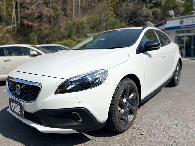 Ｖ４０ クロスカントリー　Ｔ５　ＡＷＤ　クロスカントリー　エンブレムブラック　クルーズコントロール　ＢＳＭ搭載　シートヒーター　パワーシート　整備点検　禁煙車　コーティング施工車（55枚目）