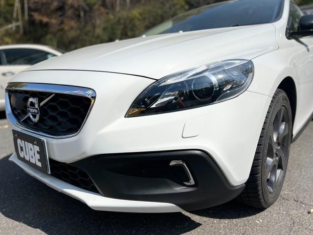 Ｖ４０ クロスカントリー　Ｔ５　ＡＷＤ　クロスカントリー　エンブレムブラック　クルーズコントロール　ＢＳＭ搭載　シートヒーター　パワーシート　整備点検　禁煙車　コーティング施工車（63枚目）