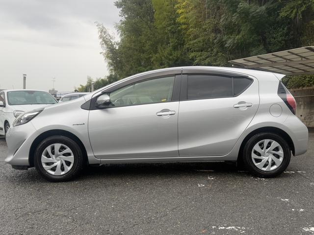 アクア Gソフトレザーセレクション 純正ナビ/バックカメラ/ETC/黒レザーシート/衝突軽減ブレーキ/スマートキー/Bluetooth(10枚目)