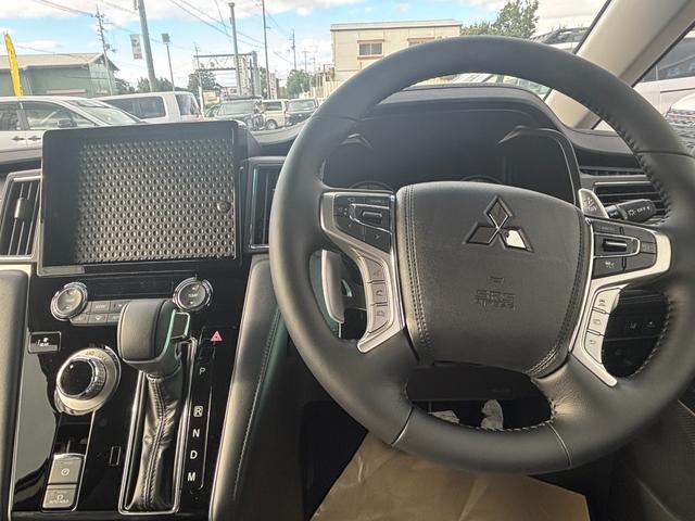 デリカＤ：５ ブラックエディション　ステップレス　ｅ－ａｓｓｉｓｔ　レザーシート　専用アルミホイール　専用フロントグリル　　専用フォグランプベゼル　専用ドアミラーカバー（12枚目）