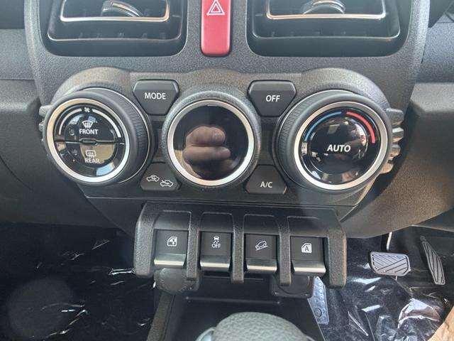 ジムニーノマド ＦＣ　登録済未使用車ＬＥＤヘッドライト　前席シートヒーター　セーフティーーサポート（12枚目）