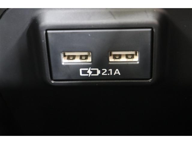 RAV4 G Zパッケージ 横滑り防止 キーレスエントリー スマキー クルコン ETC付 リヤカメラ 助手席エアバッグ 整備記録簿 アルミ LEDランプ オートエアコン 盗難防止システム メモリ-ナビ ナビ エアバッグ ABS(22枚目)