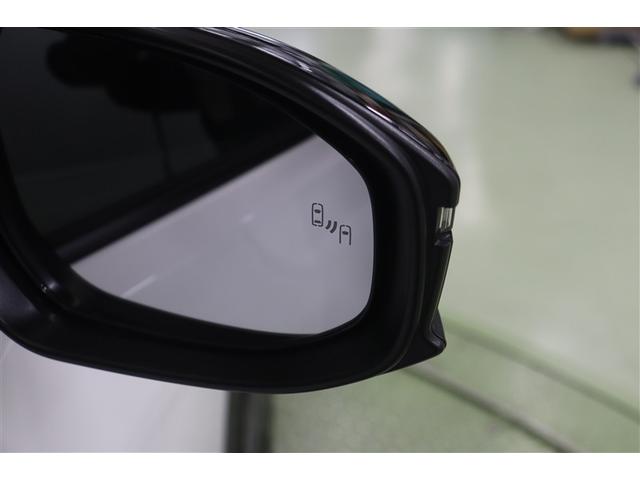 プリウス Ｘ　Ｂモニ　フルセグテレビ　ＤＶＤ再生　メディアプレイヤー接続　ＬＥＤ　ＥＳＣ　ＡＣ１００Ｖ　ナビ＆ＴＶ　盗難防止装置　エアコン　パワーウィンドウ　ＥＴＣ　キーレス　ＡＢＳ　メモリーナビ　サイドエアバック（8枚目）