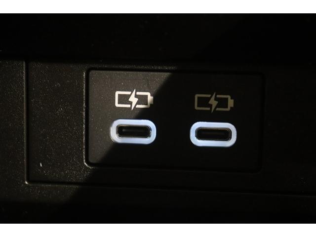 プリウス Ｘ　Ｂモニ　フルセグテレビ　ＤＶＤ再生　メディアプレイヤー接続　ＬＥＤ　ＥＳＣ　ＡＣ１００Ｖ　ナビ＆ＴＶ　盗難防止装置　エアコン　パワーウィンドウ　ＥＴＣ　キーレス　ＡＢＳ　メモリーナビ　サイドエアバック（17枚目）