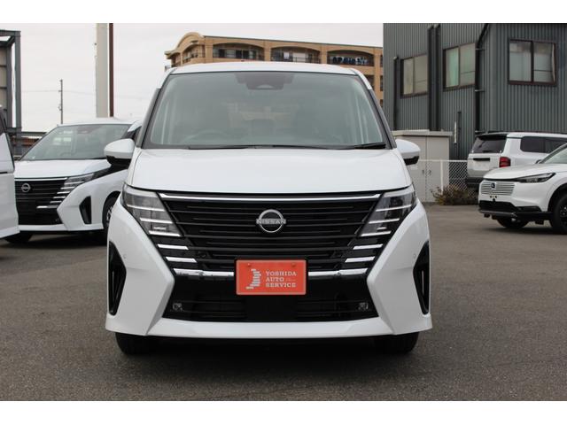 セレナ ハイウェイスターＶ　登録済未使用車　１２．３型日産コネクトナビ　ホットプラスパック　アラウンドビューモニター　インテリジェントルームミラー　ＥＹＣ２．０　プロパイロット　シートヒーター　ハンズフリーパワースライドドア（7枚目）