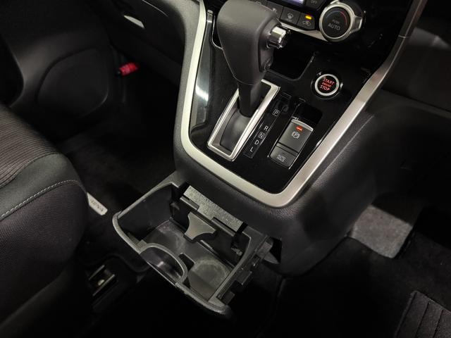セレナ ハイウェイスター　純正９型ナビゲーション　ＥＴＣ　アラウンドビューモニター　プロパイロット　インテリジェントルームミラー　電子ミラー　衝突軽減ブレーキ　両側電動スライドハンズフリー　純正アルミホイール（18枚目）