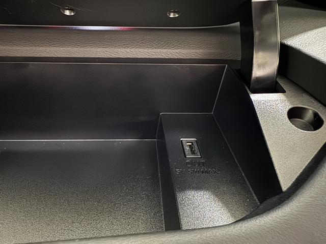 セレナ ハイウェイスター　純正９型ナビゲーション　ＥＴＣ　アラウンドビューモニター　プロパイロット　インテリジェントルームミラー　電子ミラー　衝突軽減ブレーキ　両側電動スライドハンズフリー　純正アルミホイール（64枚目）