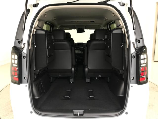 フリード ｅ：ＨＥＶエアー　ＥＸ　登録済未使用車　マルチビュー　シートヒーター　アダプティブクルーズ　後席サーキュレーター　衝突軽減ブレーキ　両側電動スライドドア　６人乗り　純正アルミホイール　ホンダセンシング　ブラインドスポット（12枚目）